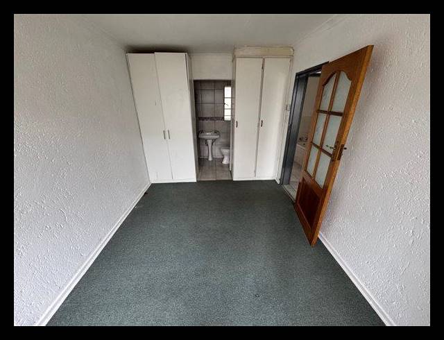 2 BEDROOM CLUSTER FOR SALE IN ESTHER PARK